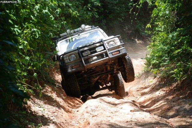 Suzuki Samurai, Bolivia 4x4